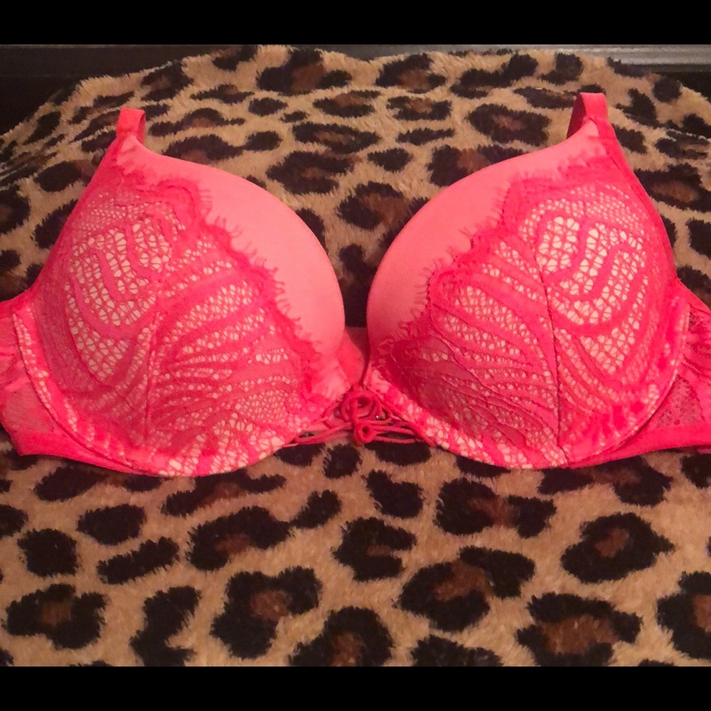 Victoria’s Secret Pink Very Sexy Push-Up Bra 34B